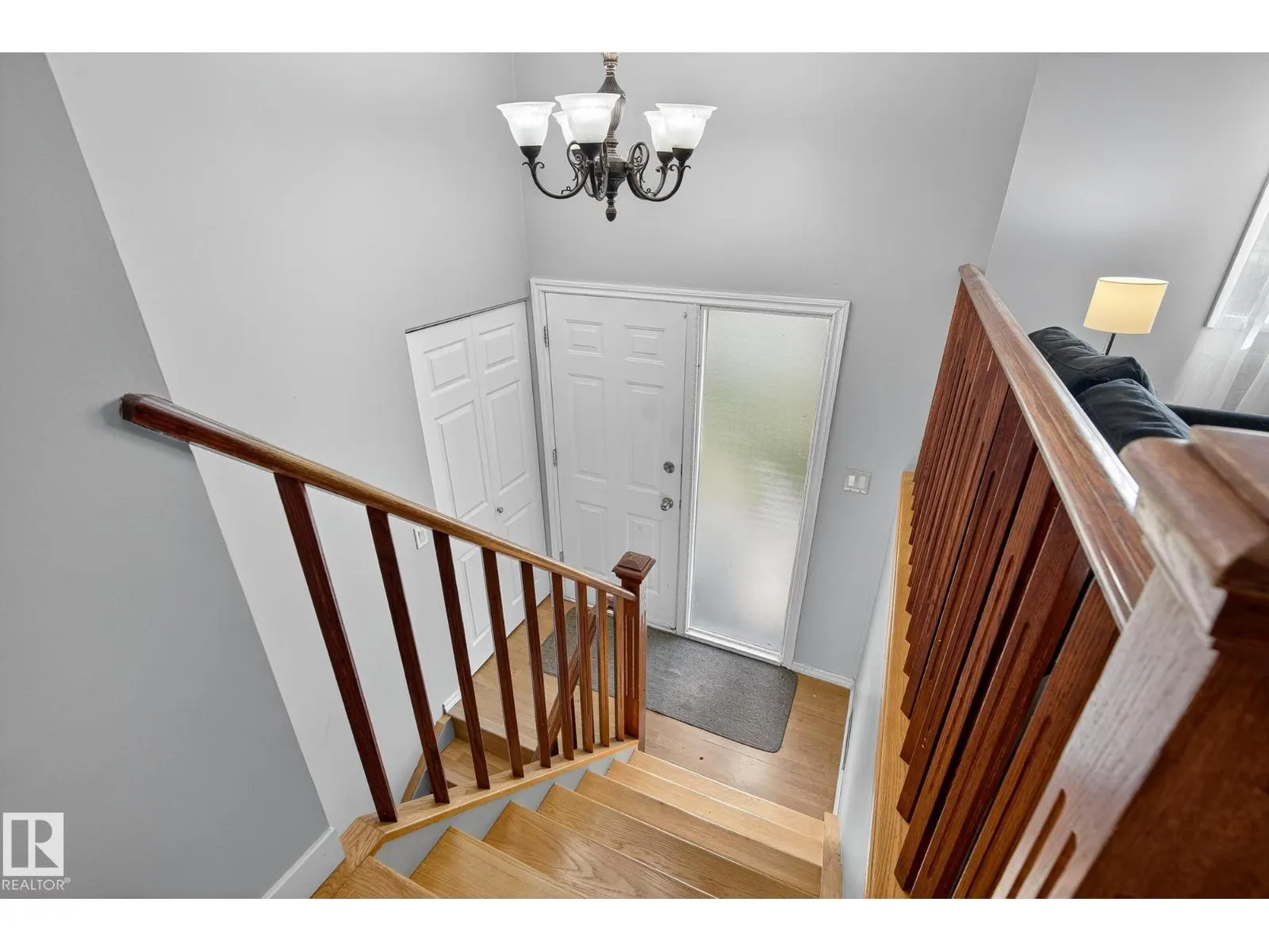 2 FARMSTEAD AV