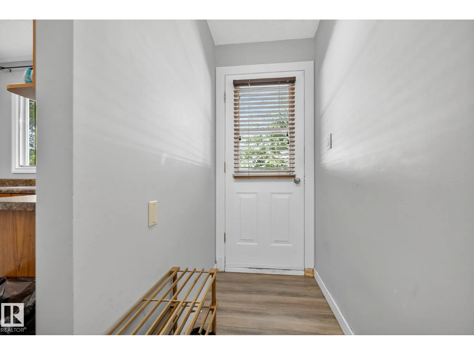 2 FARMSTEAD AV