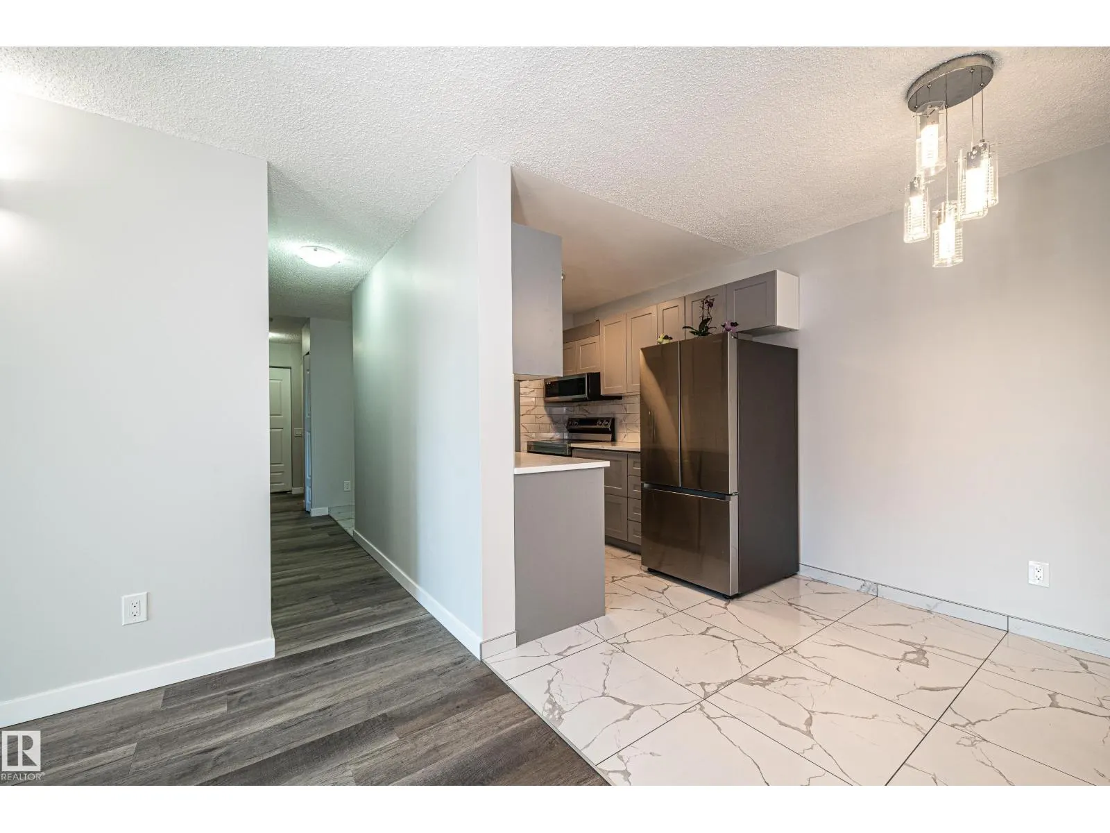 #809 10145 109 ST NW