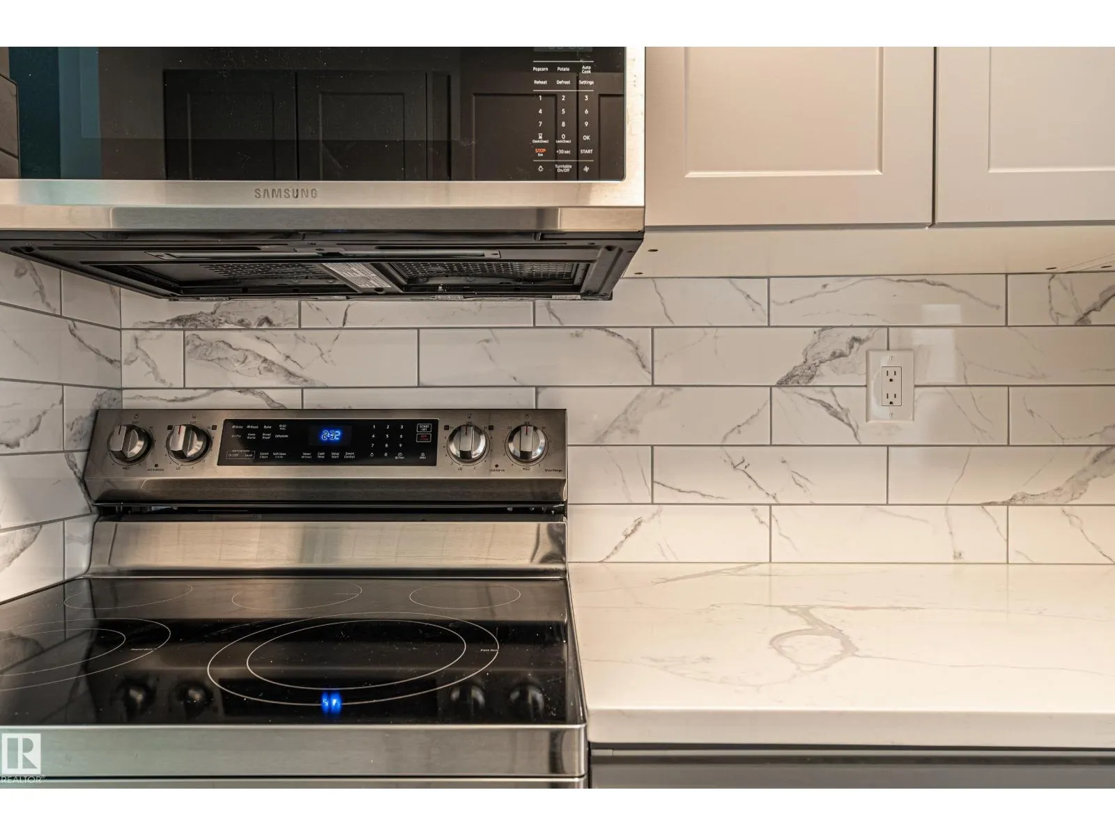#809 10145 109 ST NW