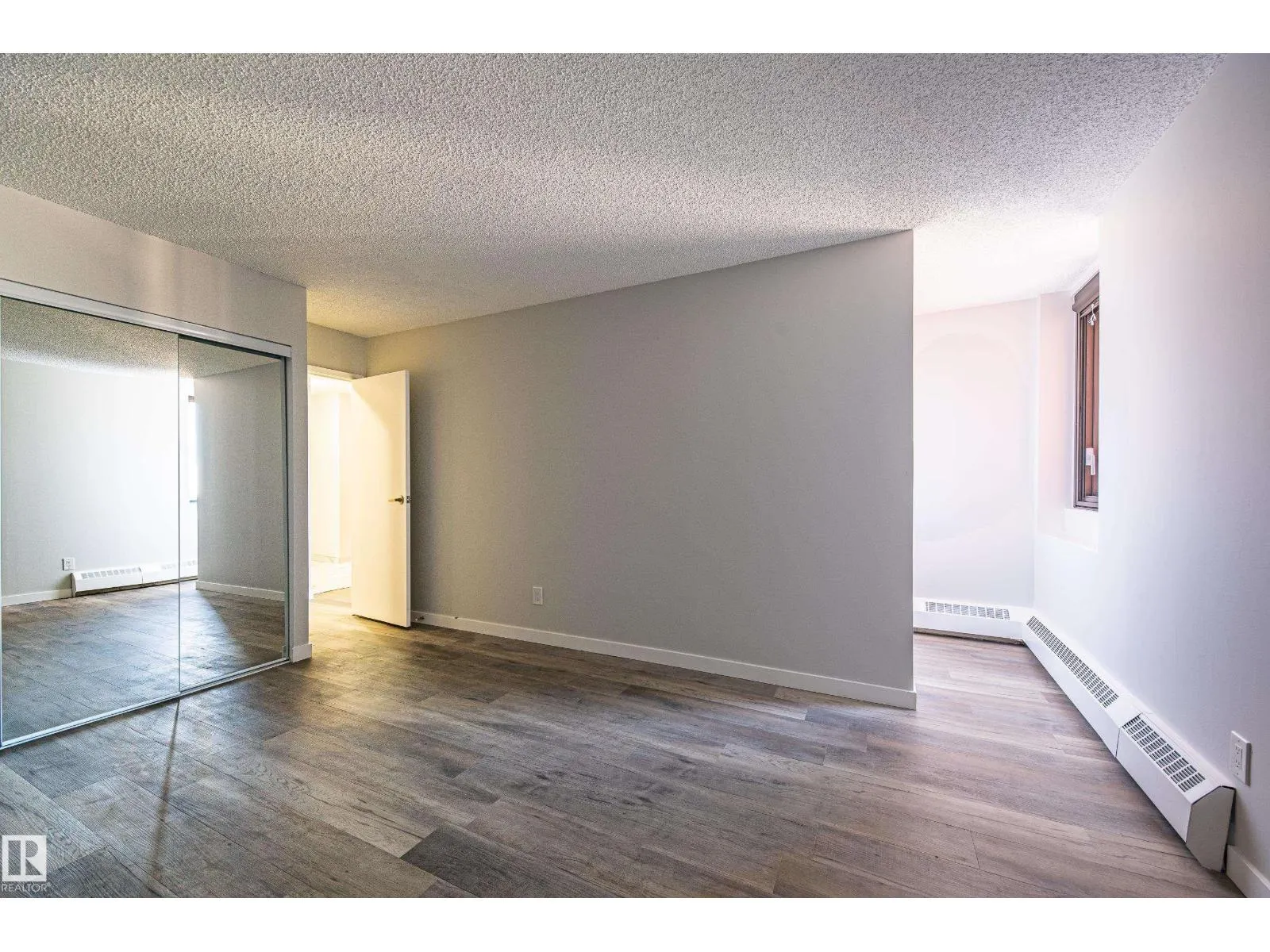 #809 10145 109 ST NW
