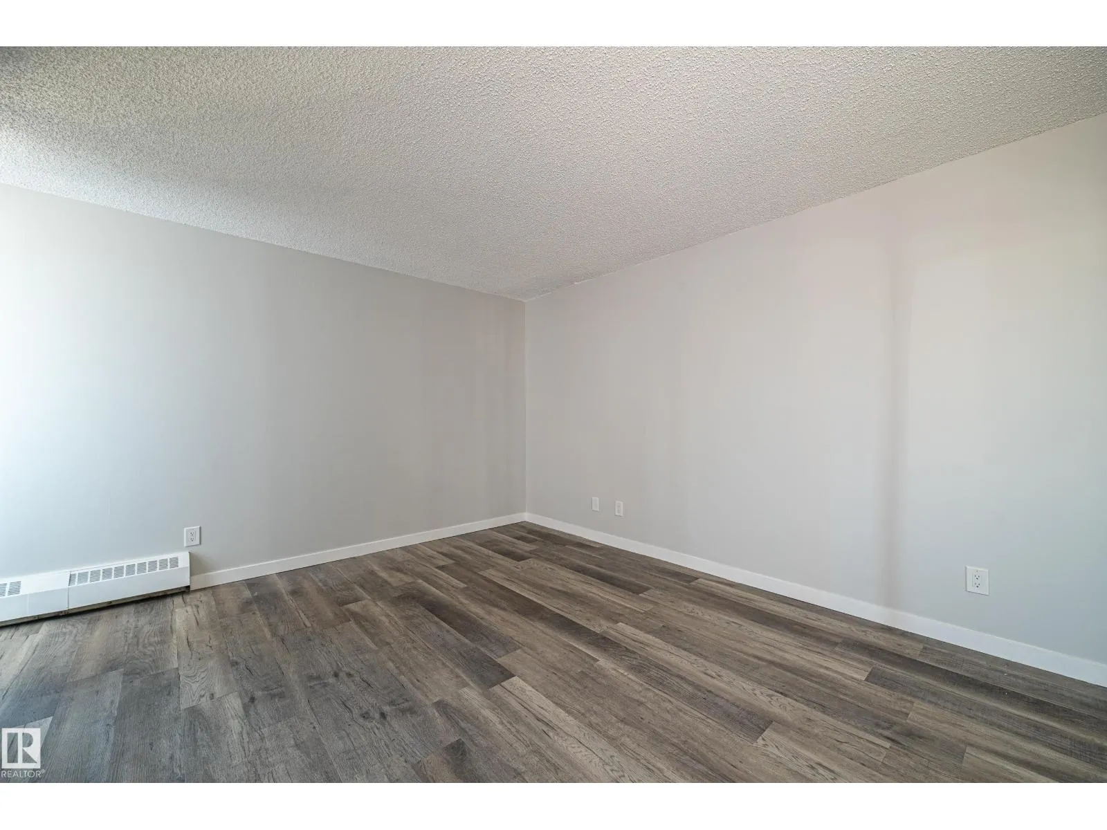 #809 10145 109 ST NW