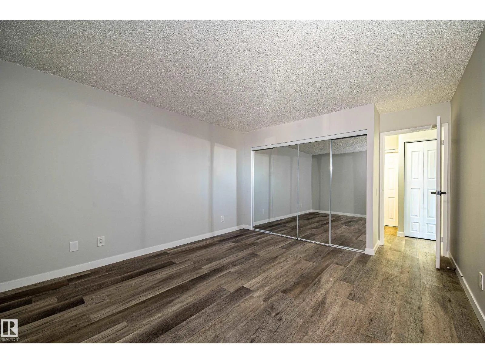 #809 10145 109 ST NW