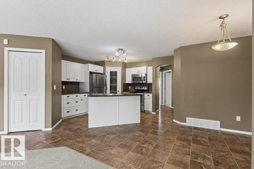#20 604 62 ST SW