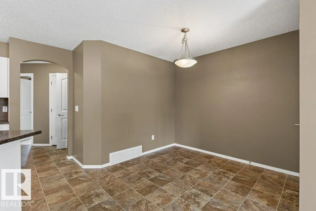 #20 604 62 ST SW