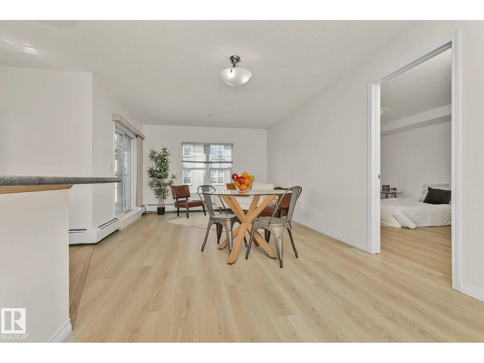 #301 630 MCALLISTER LO SW