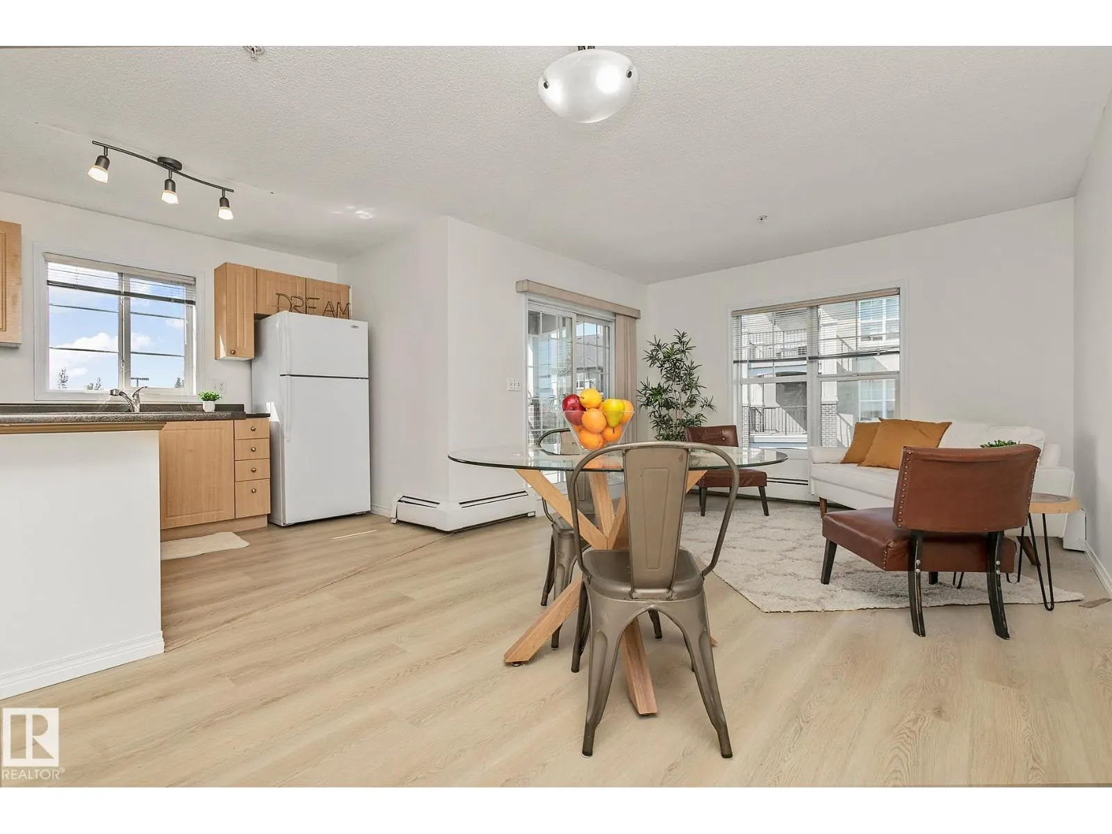 #301 630 MCALLISTER LO SW