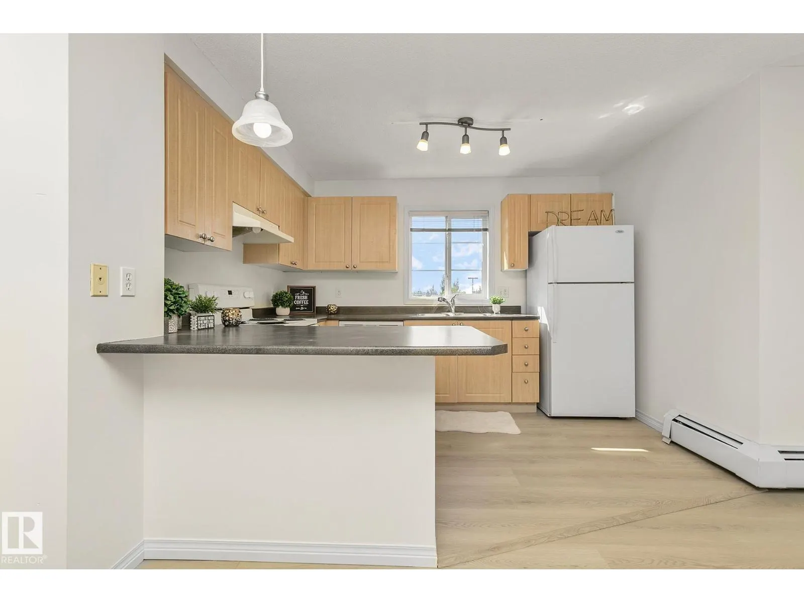 #301 630 MCALLISTER LO SW