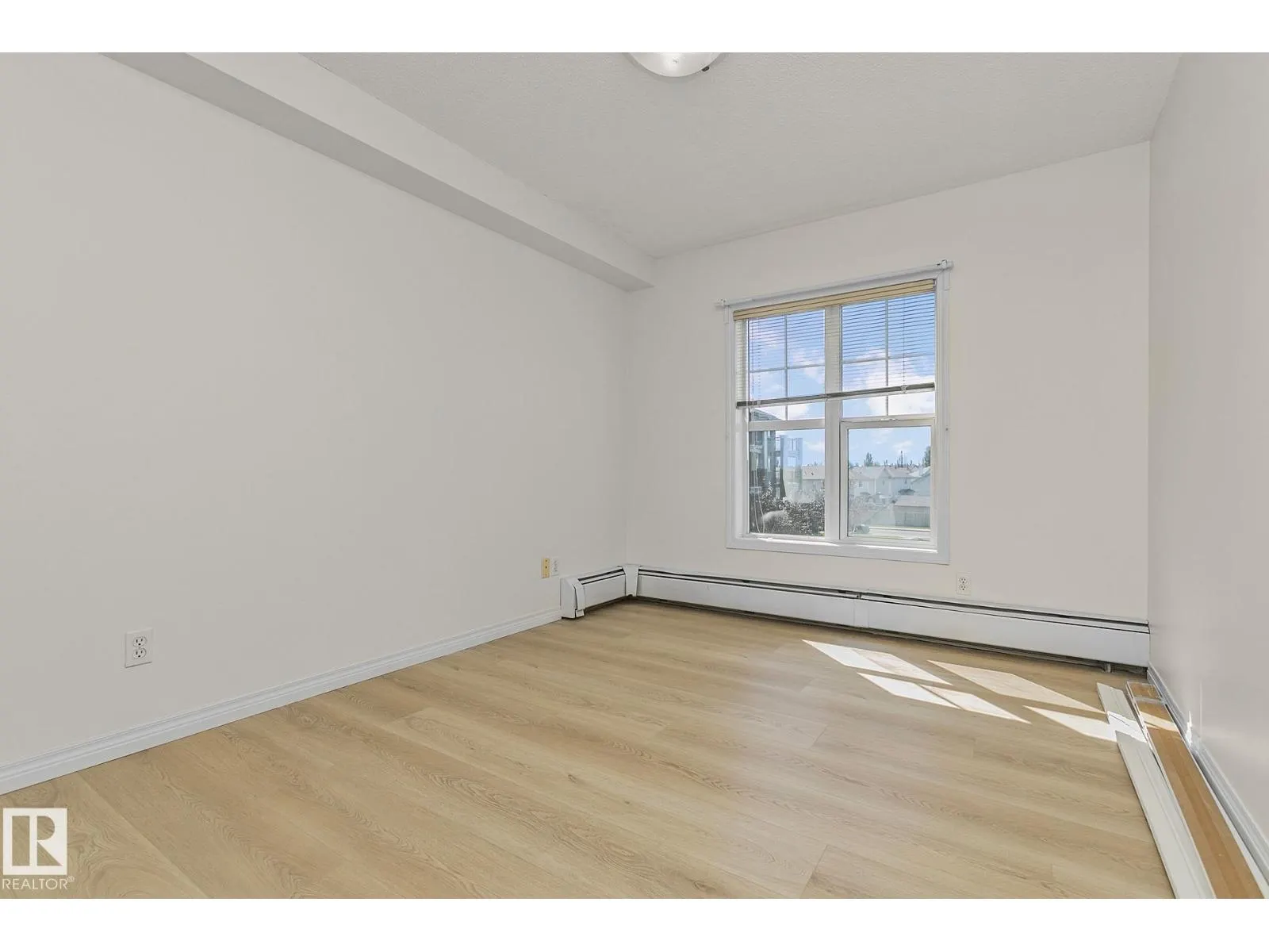 #301 630 MCALLISTER LO SW