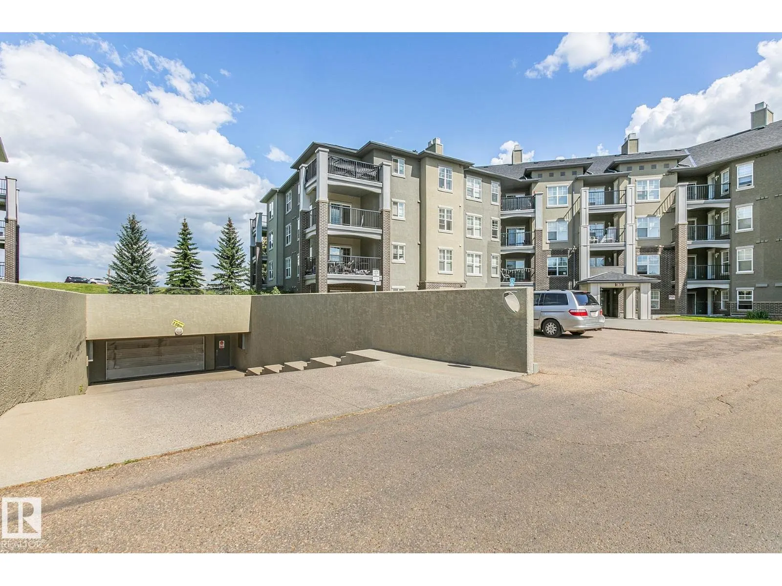 #301 630 MCALLISTER LO SW