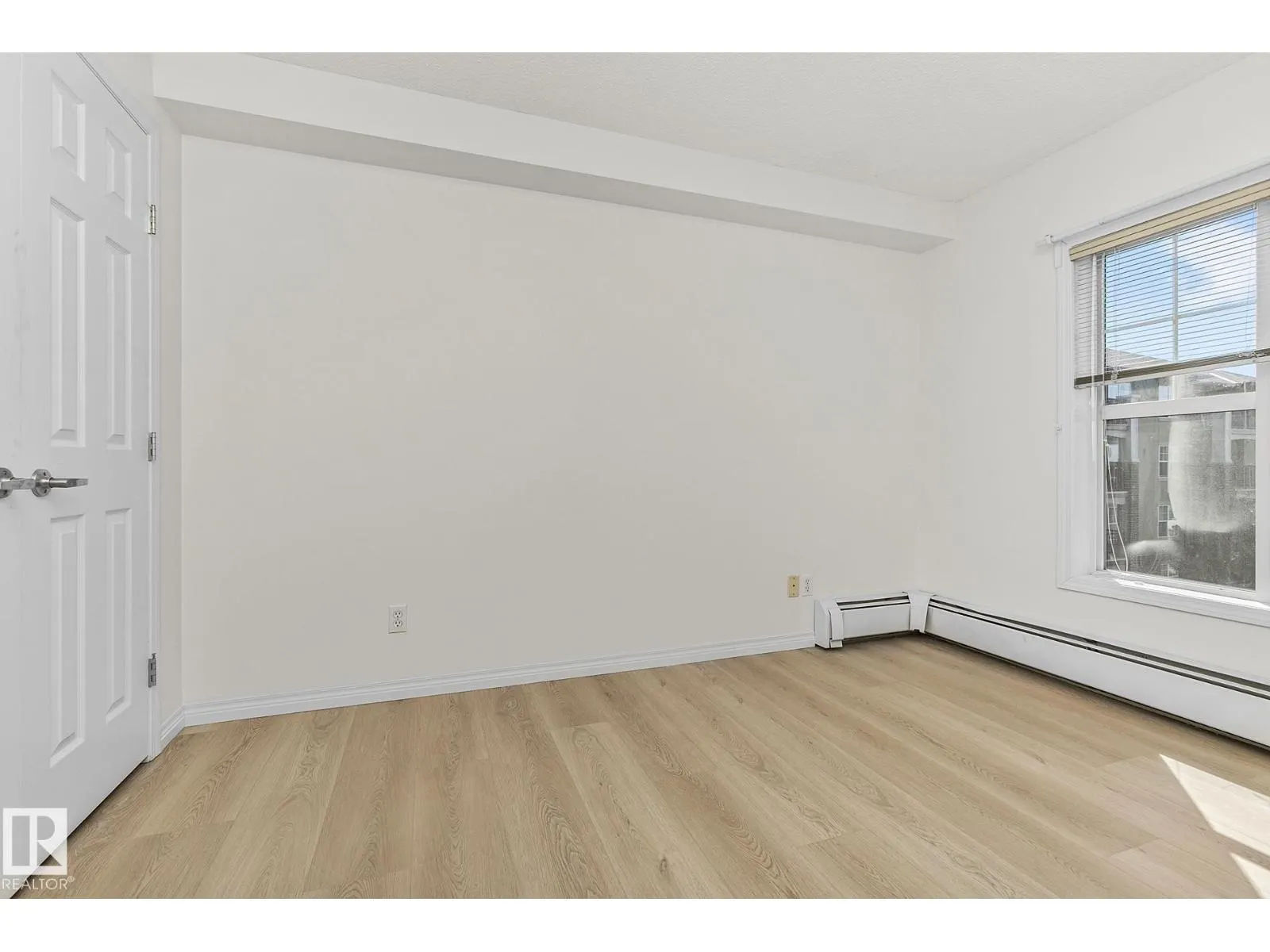 #301 630 MCALLISTER LO SW