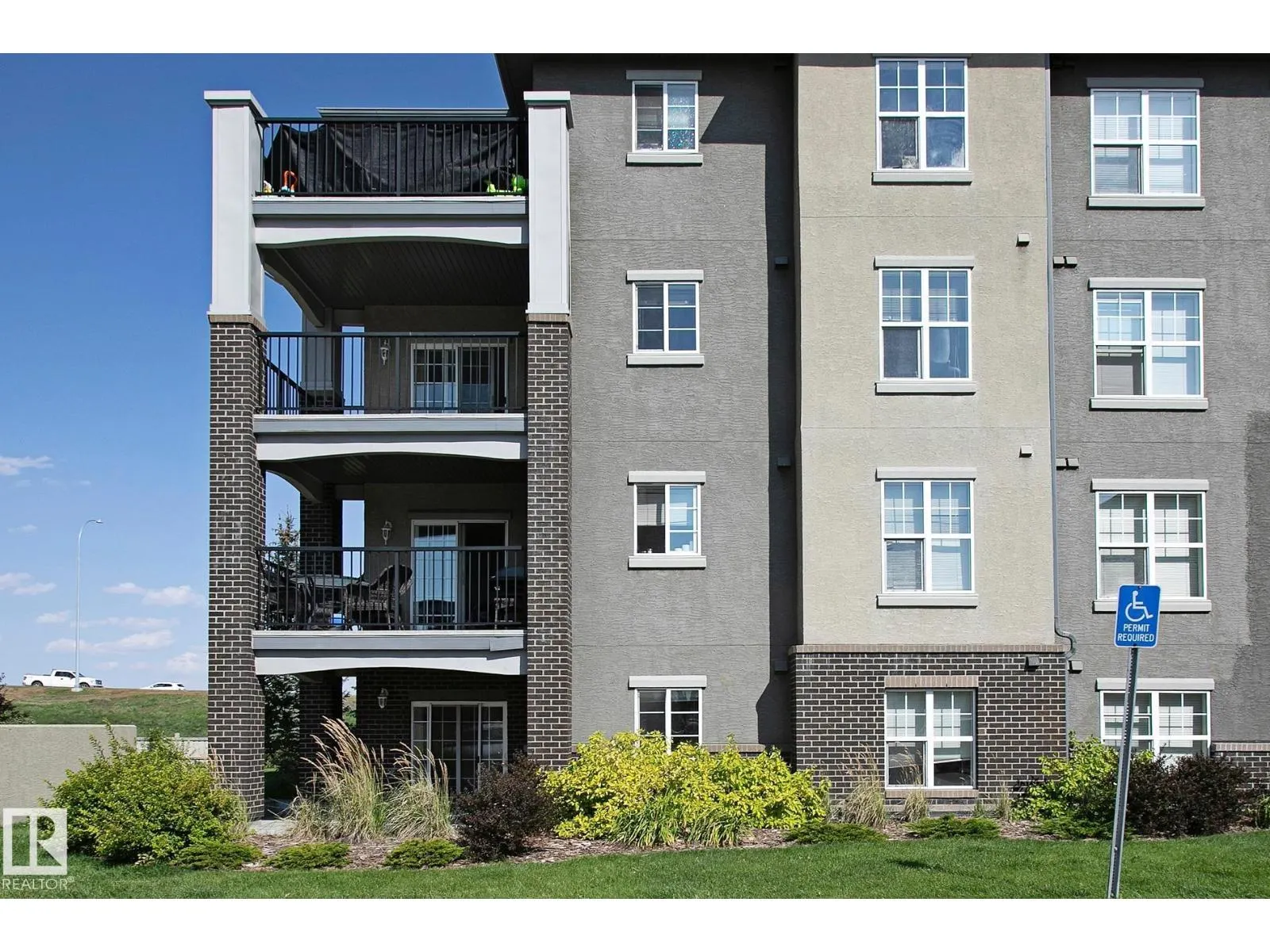 #301 630 MCALLISTER LO SW