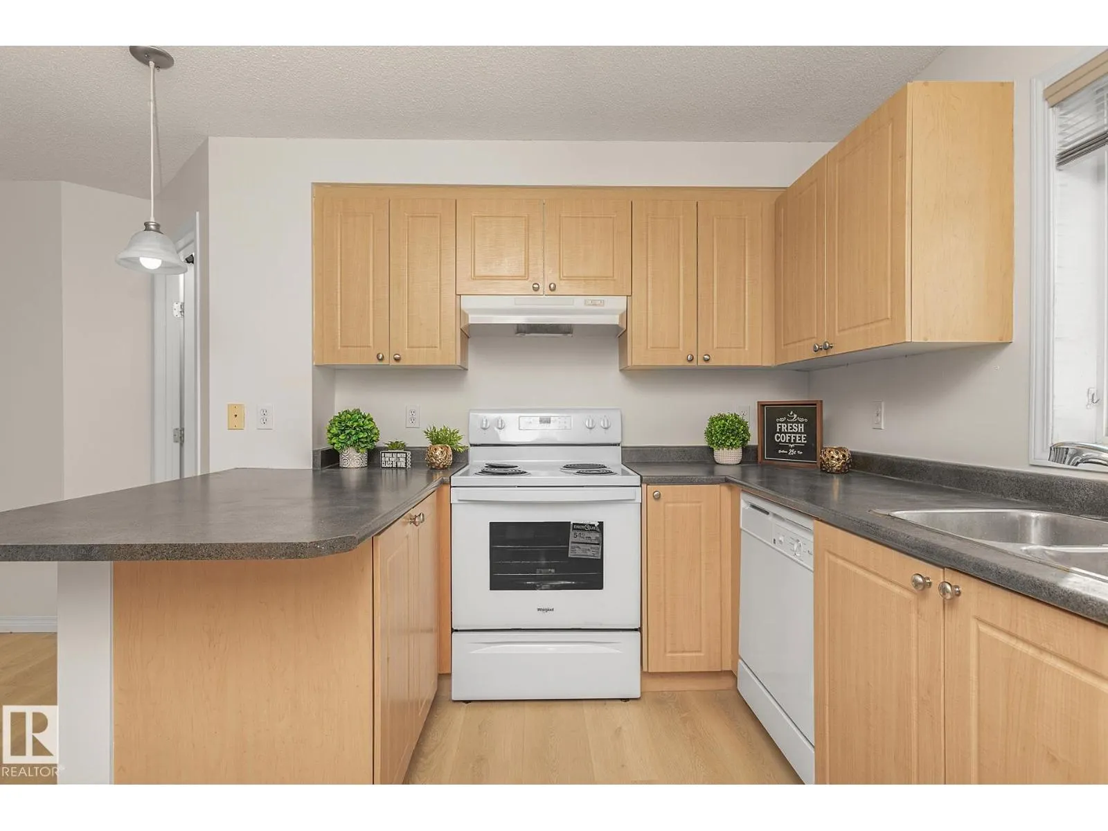 #301 630 MCALLISTER LO SW