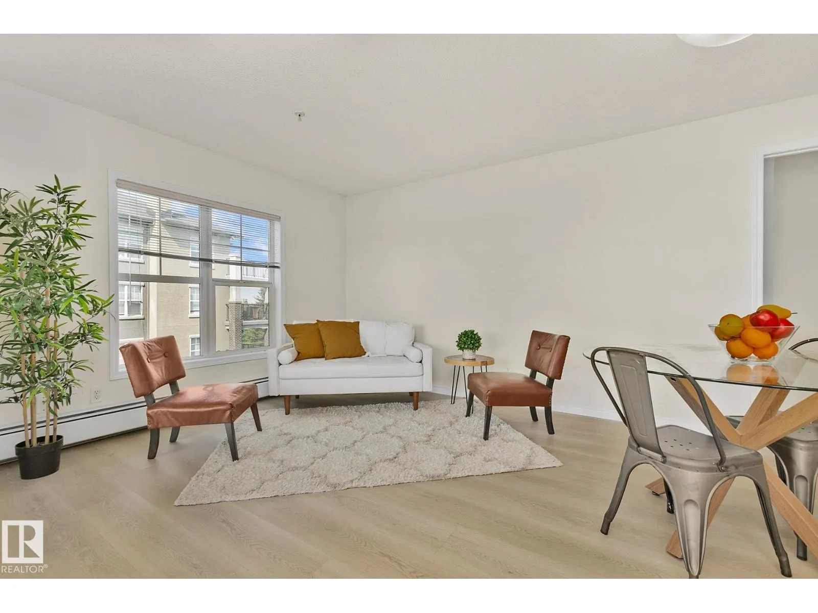 #301 630 MCALLISTER LO SW