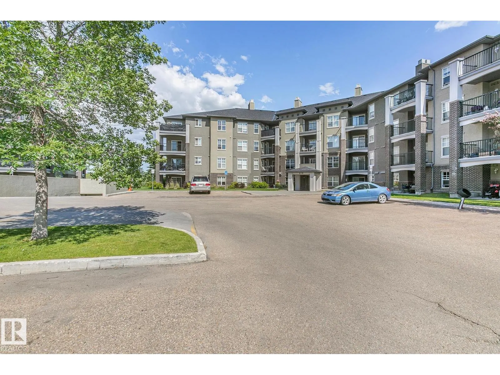 #301 630 MCALLISTER LO SW