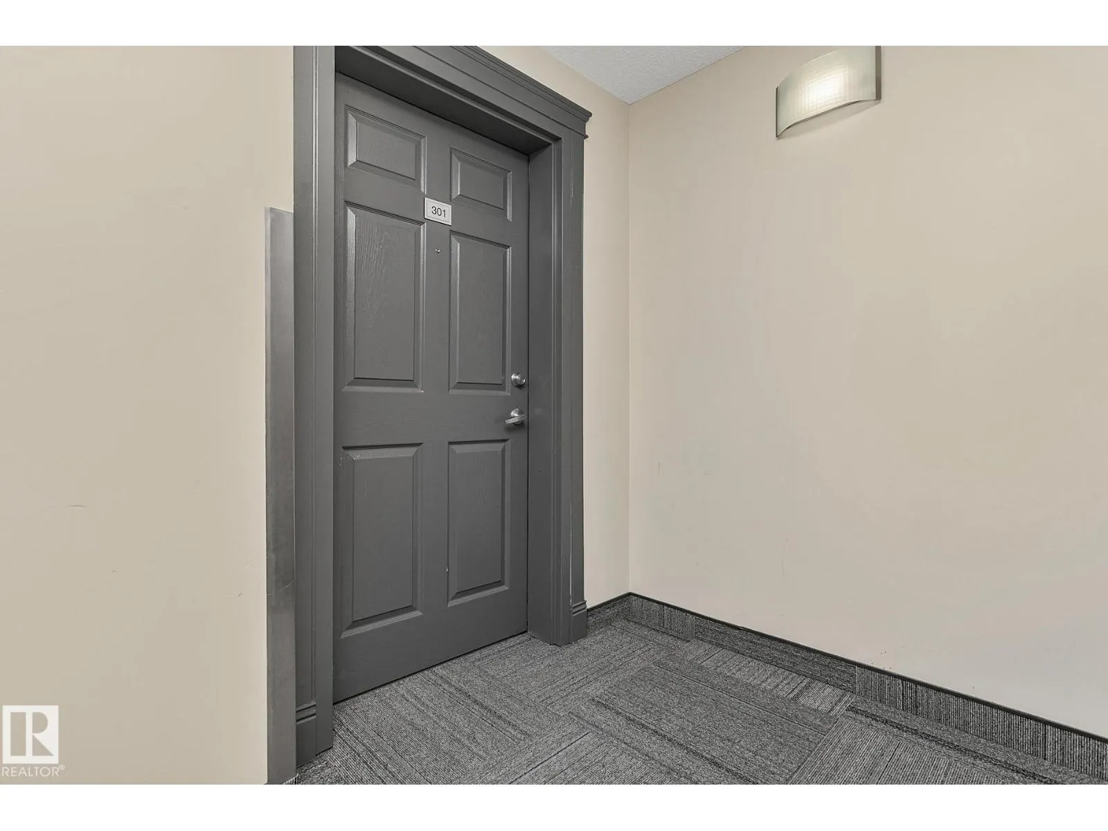 #301 630 MCALLISTER LO SW