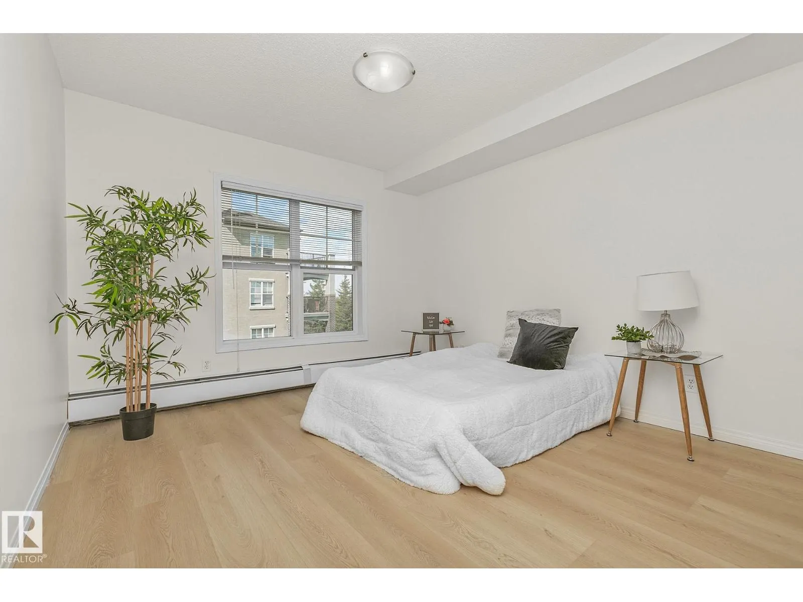 #301 630 MCALLISTER LO SW