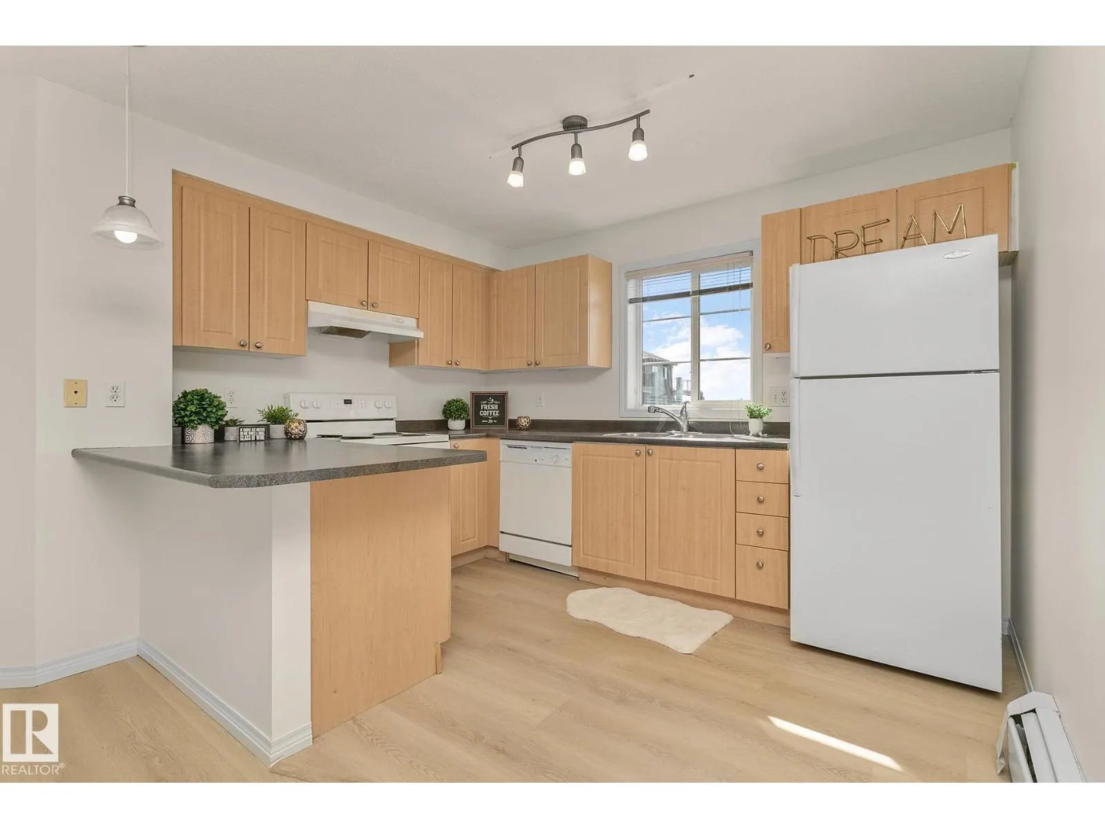 #301 630 MCALLISTER LO SW