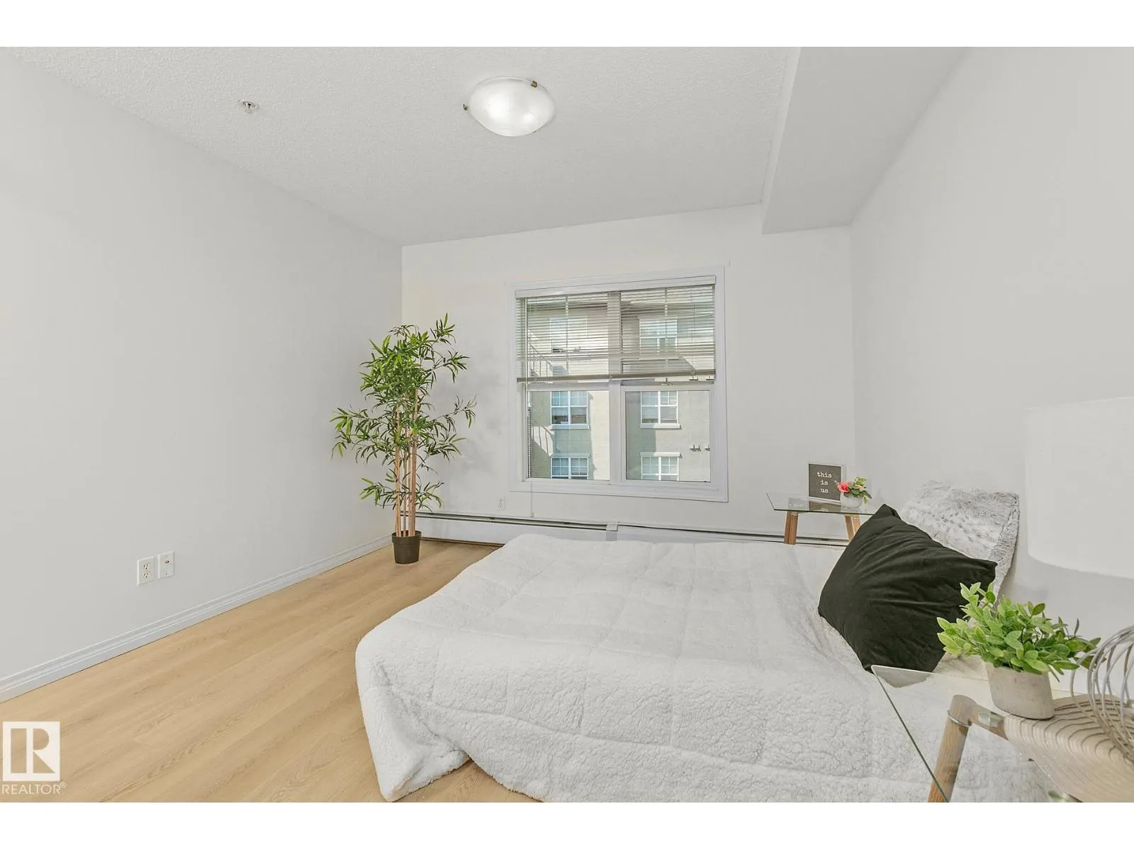 #301 630 MCALLISTER LO SW