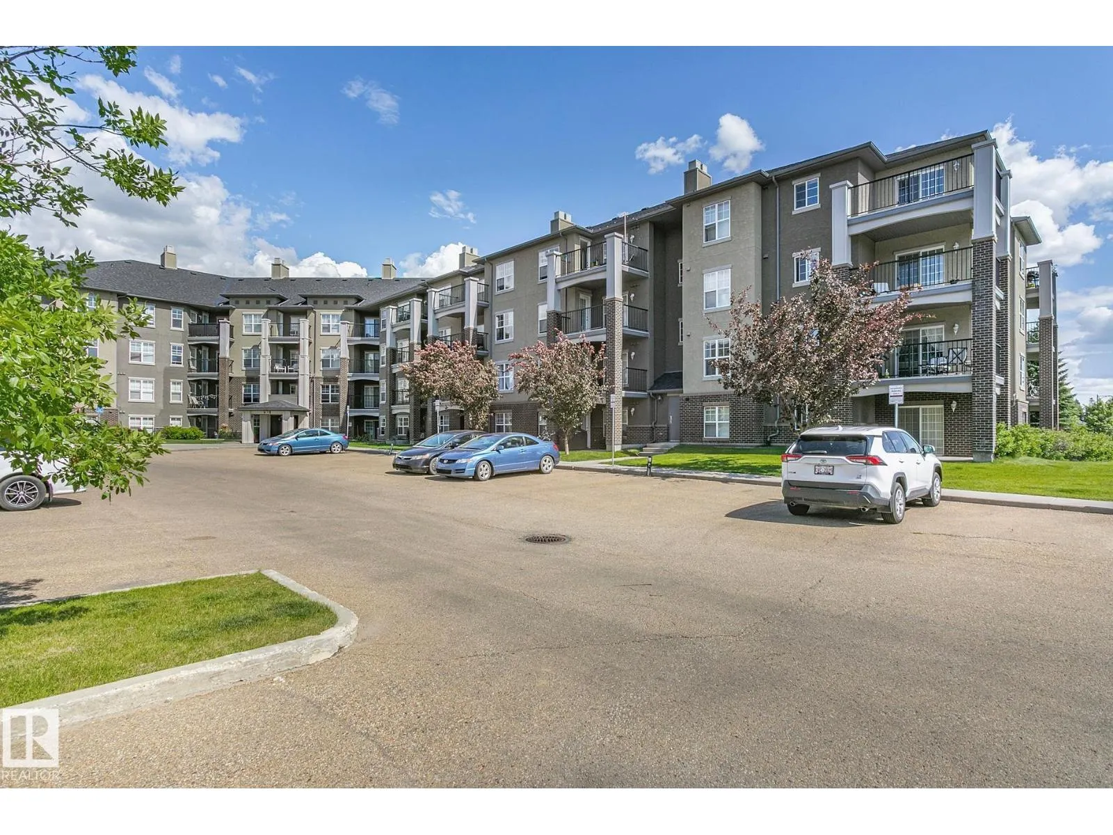 #301 630 MCALLISTER LO SW