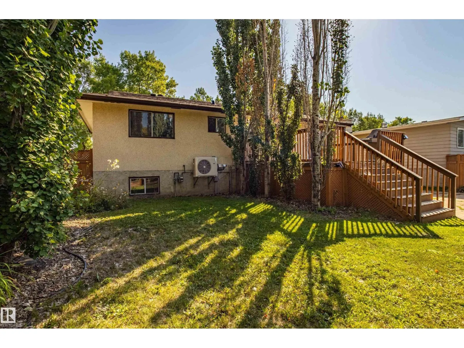 18 LOCKHART DR