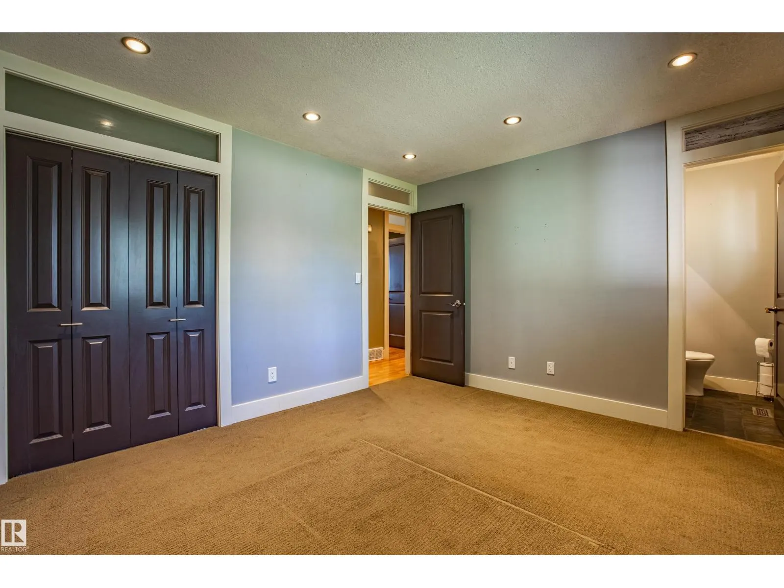 18 LOCKHART DR