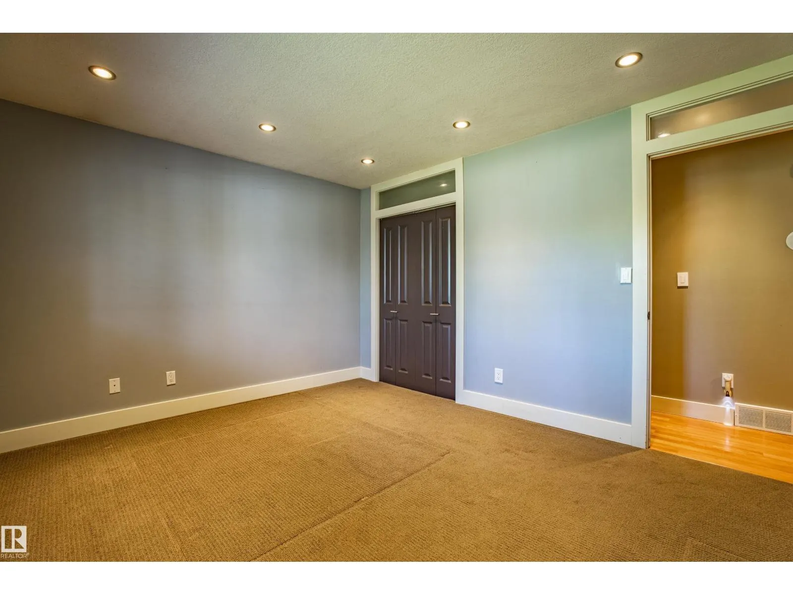 18 LOCKHART DR