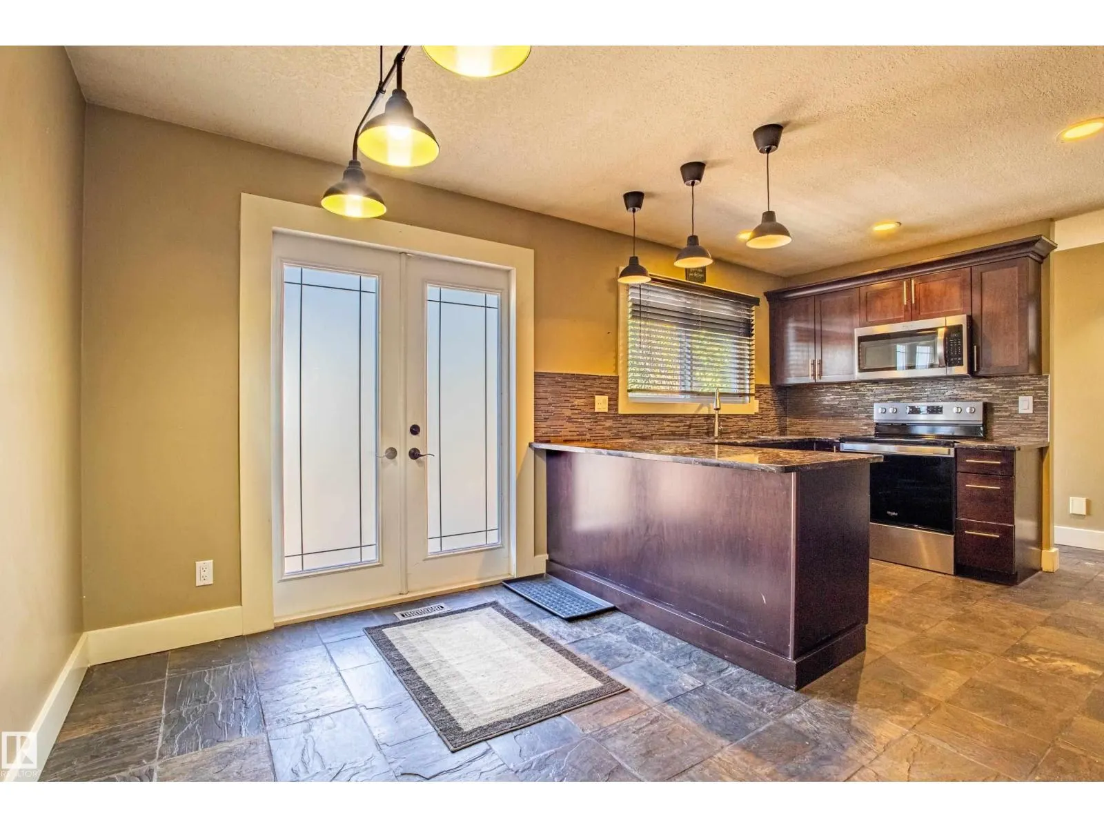 18 LOCKHART DR