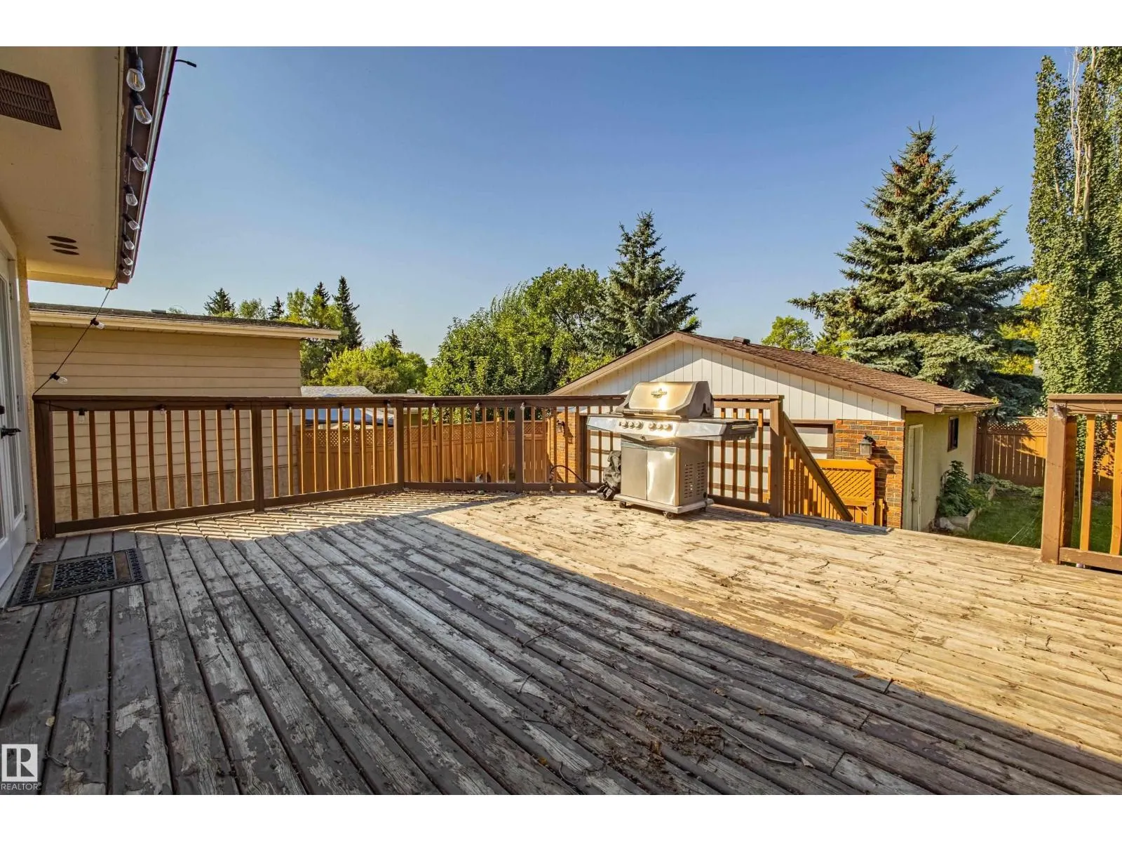 18 LOCKHART DR