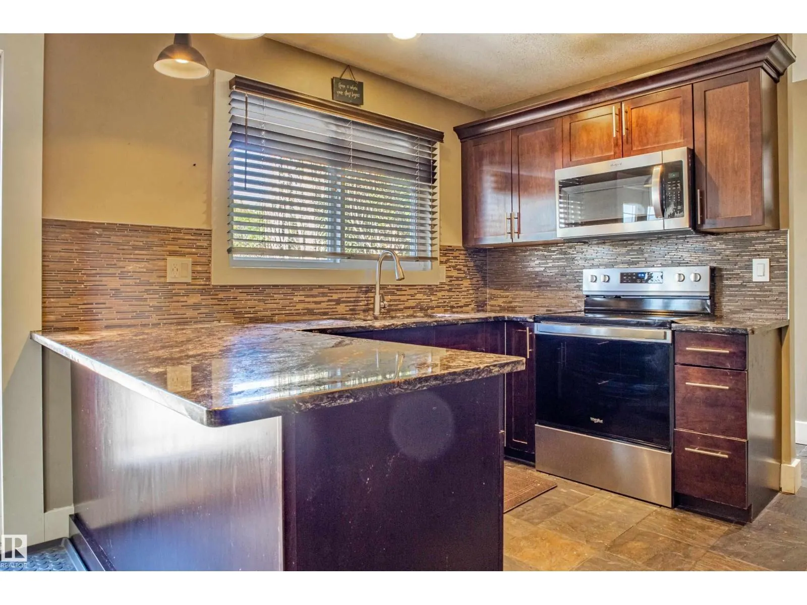 18 LOCKHART DR