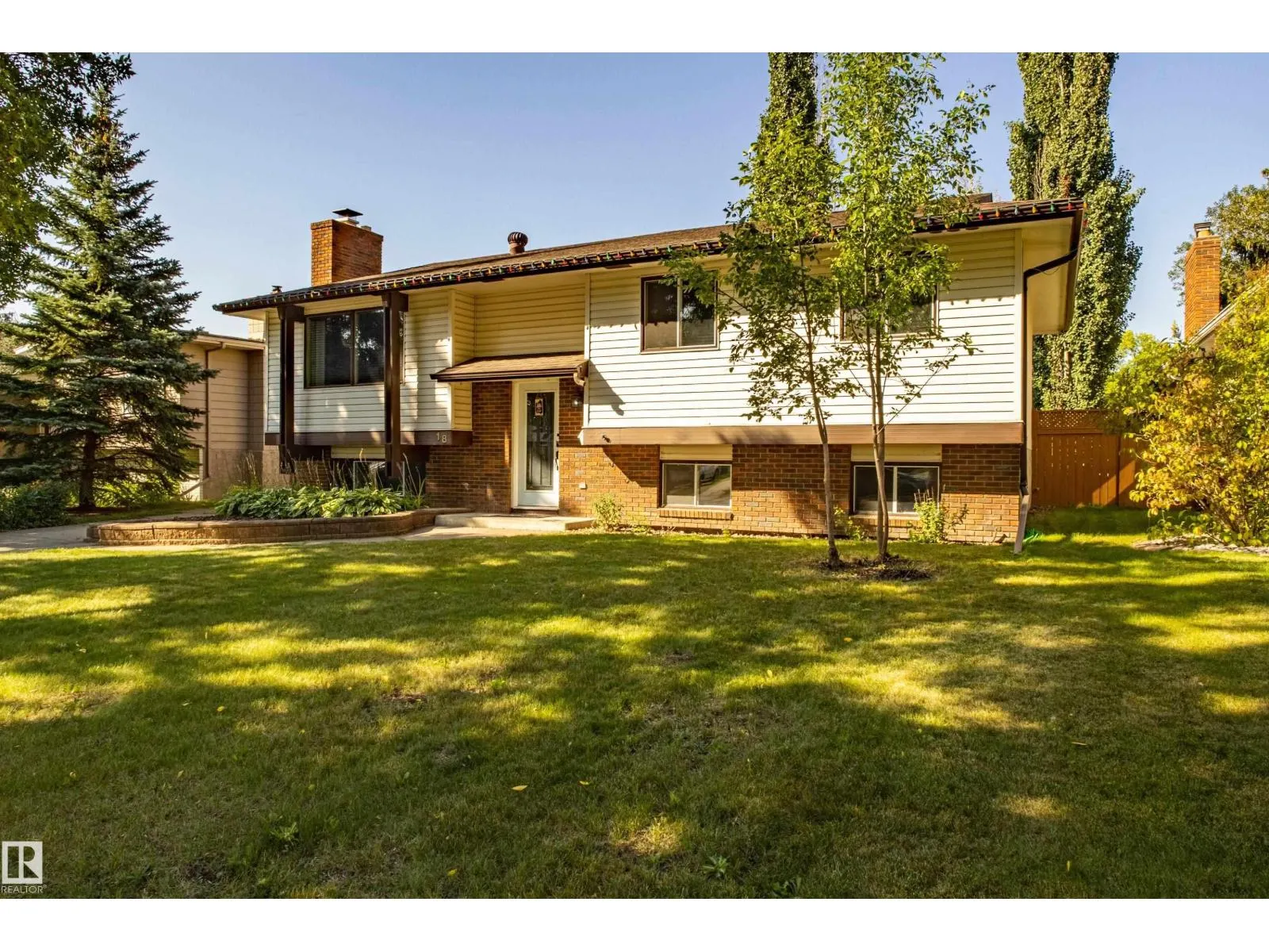 18 LOCKHART DR