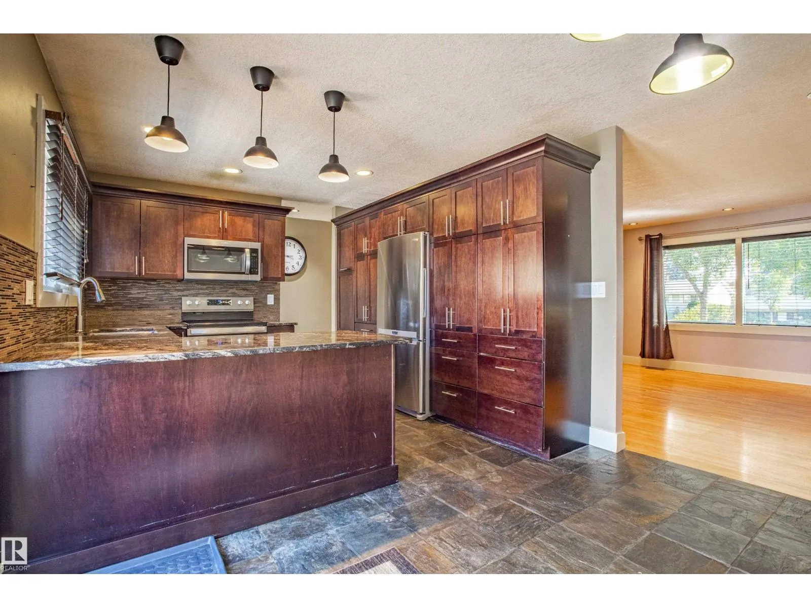 18 LOCKHART DR