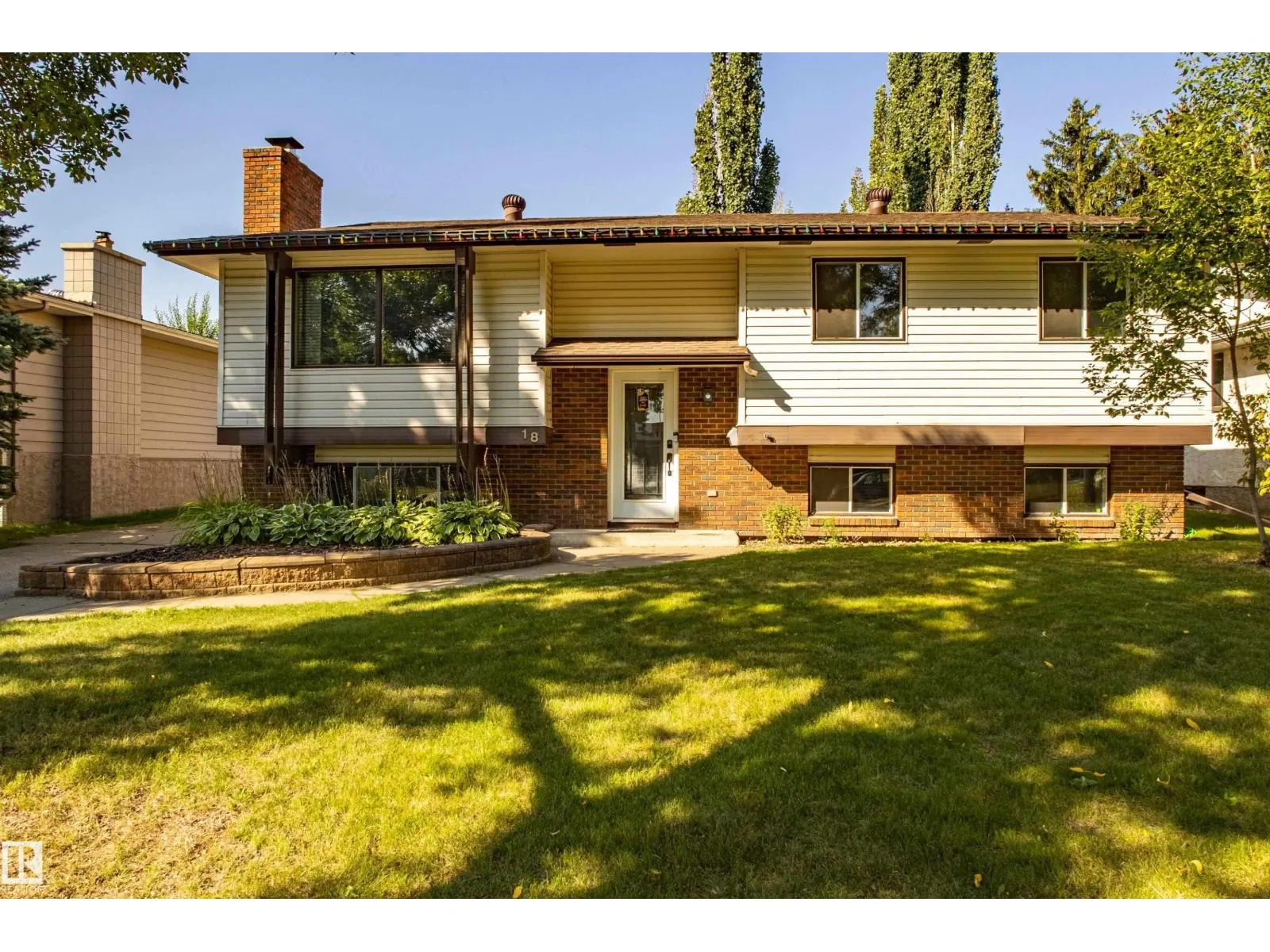 18 LOCKHART DR
