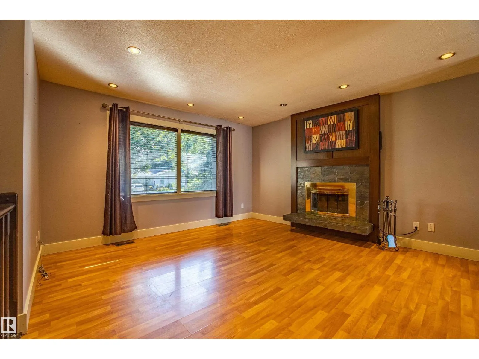18 LOCKHART DR