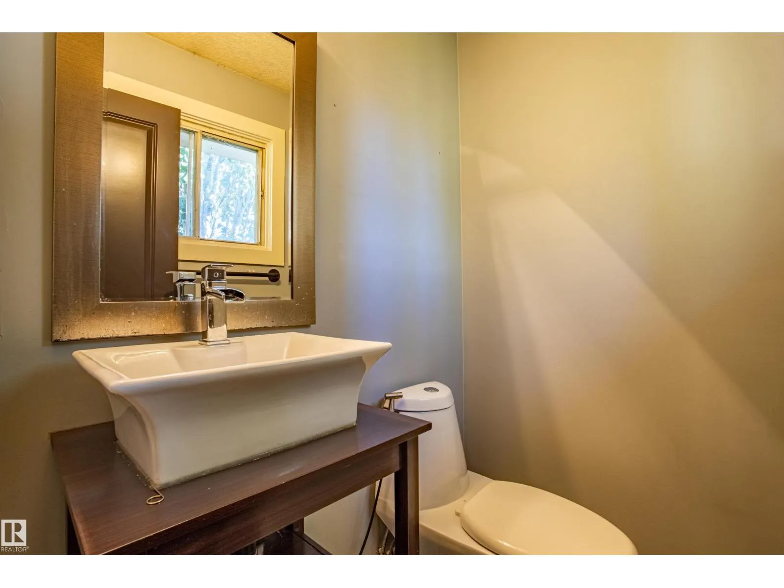 18 LOCKHART DR