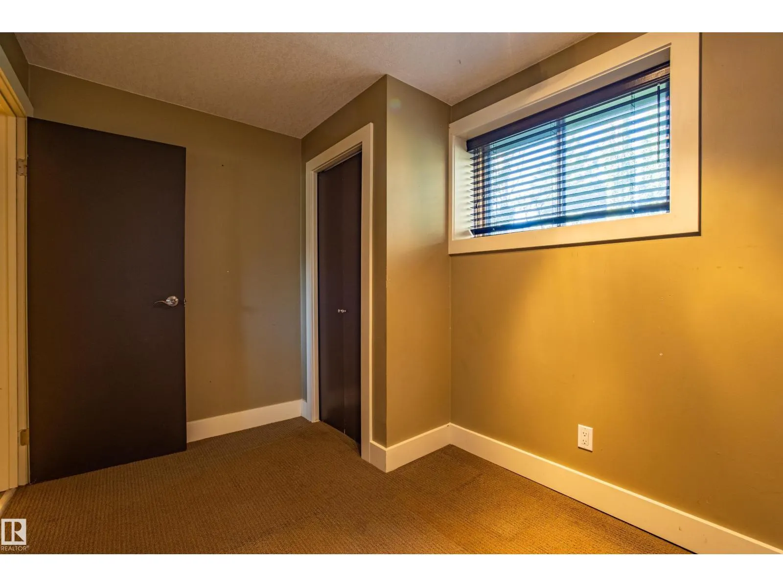 18 LOCKHART DR