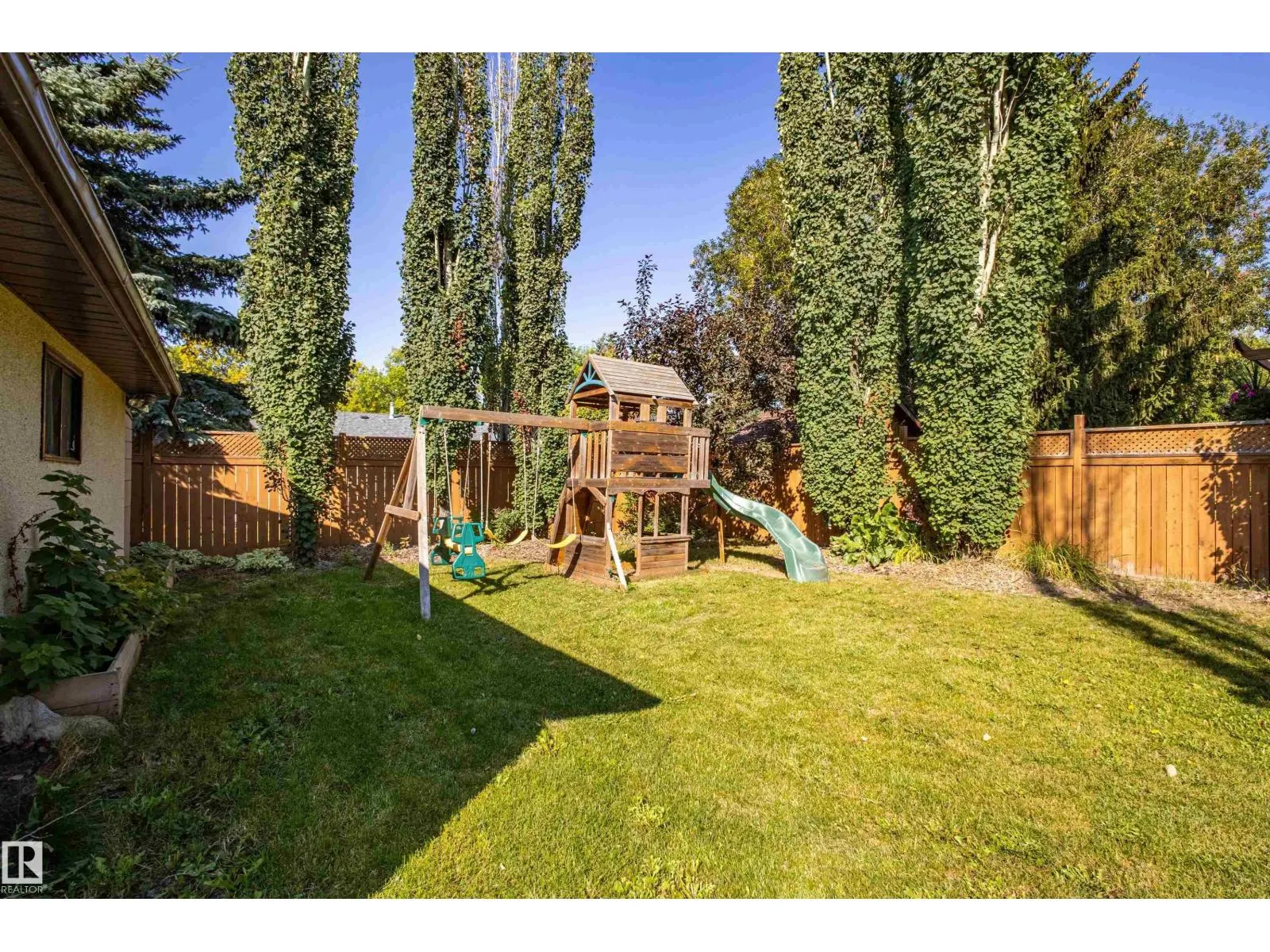18 LOCKHART DR