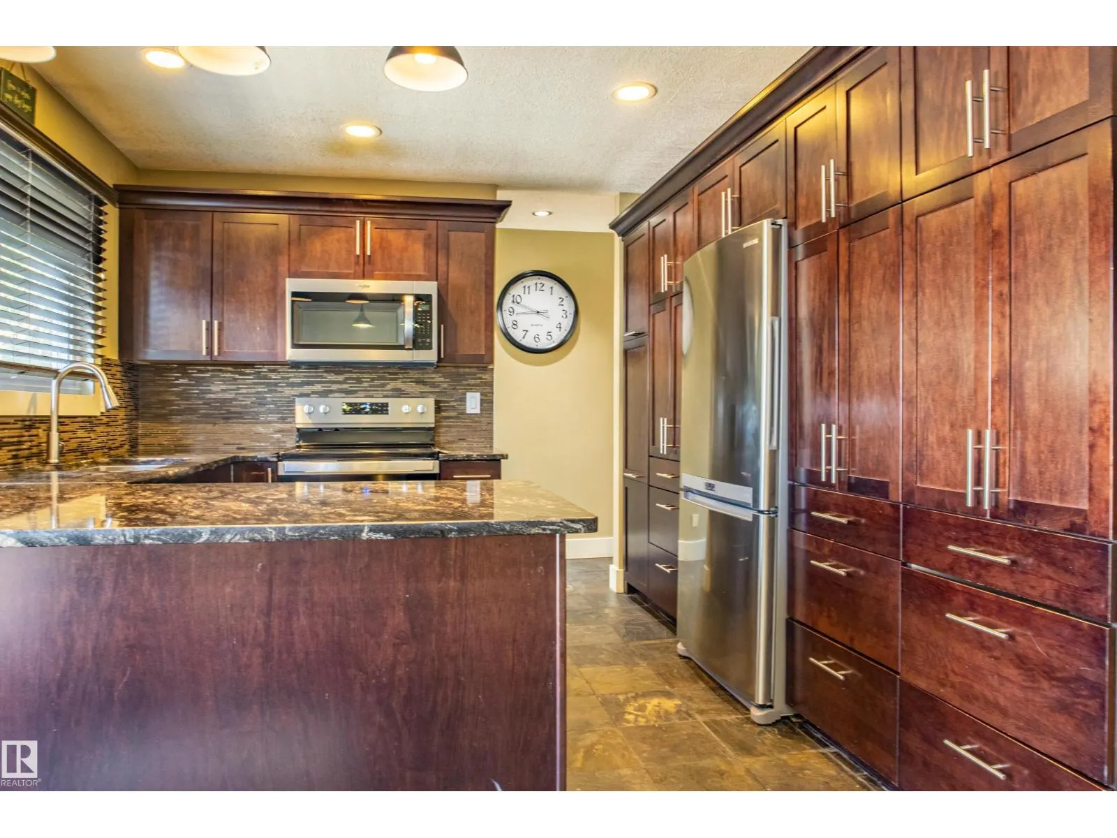 18 LOCKHART DR