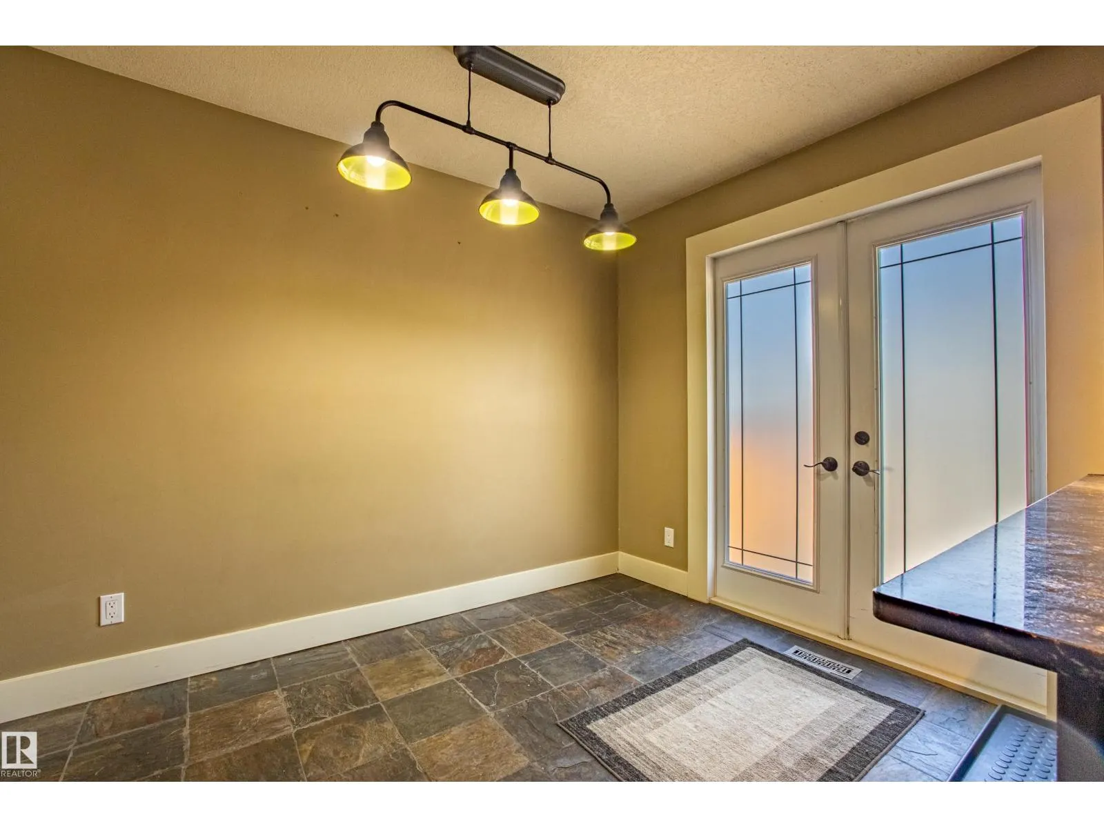 18 LOCKHART DR