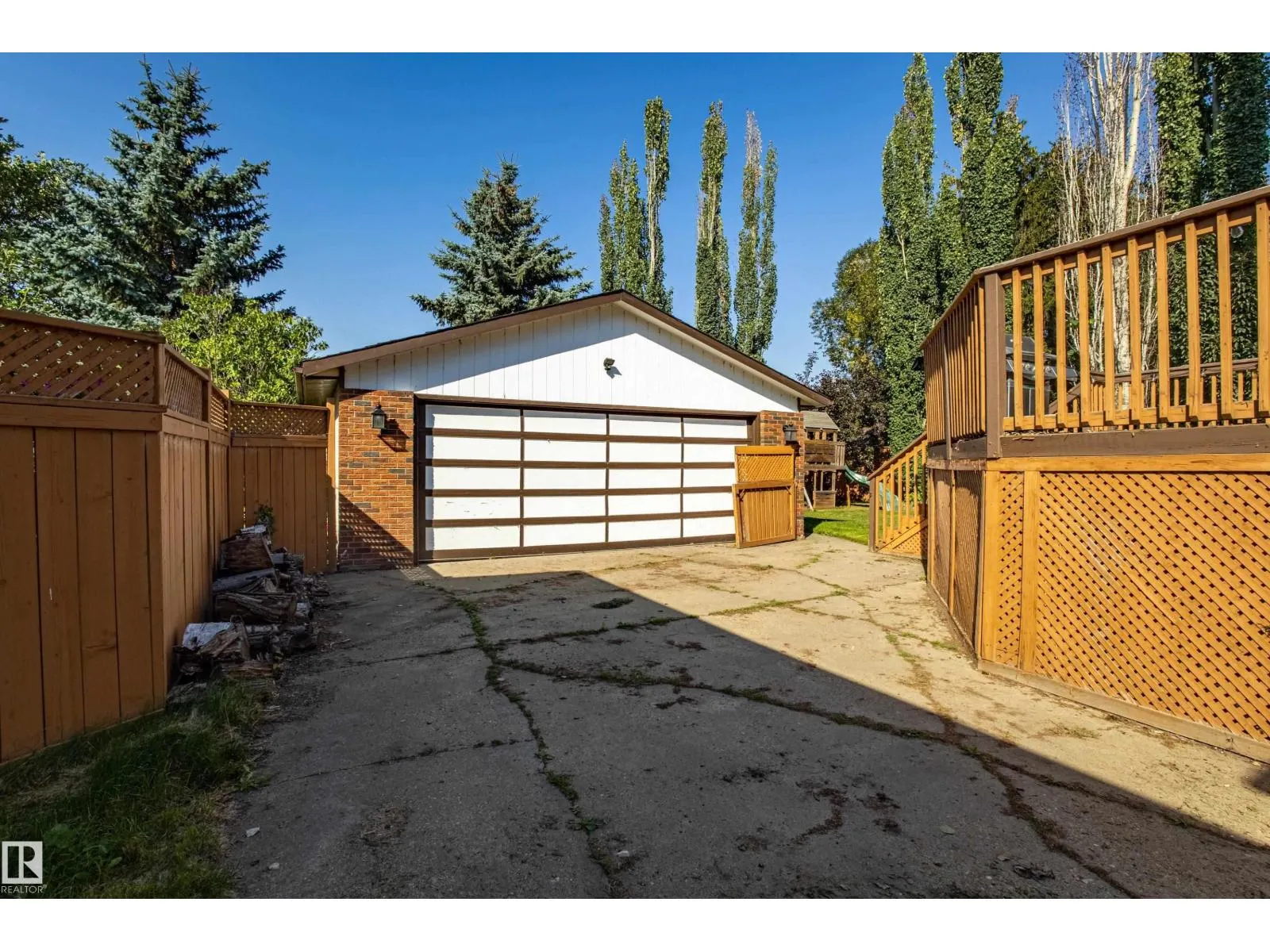 18 LOCKHART DR