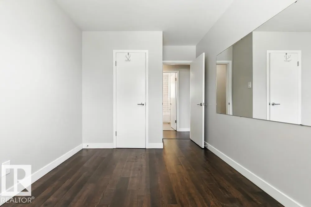 9623 52 ST NW