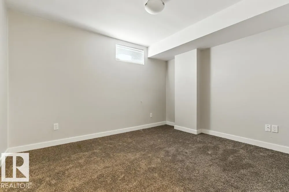 9623 52 ST NW