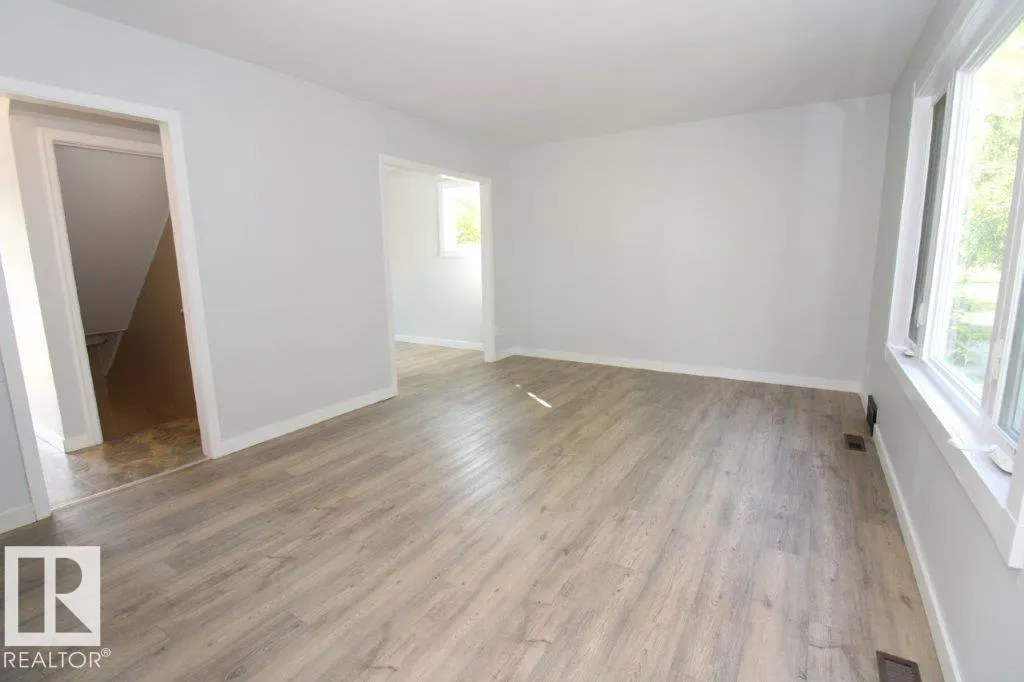 12143 59 ST NW