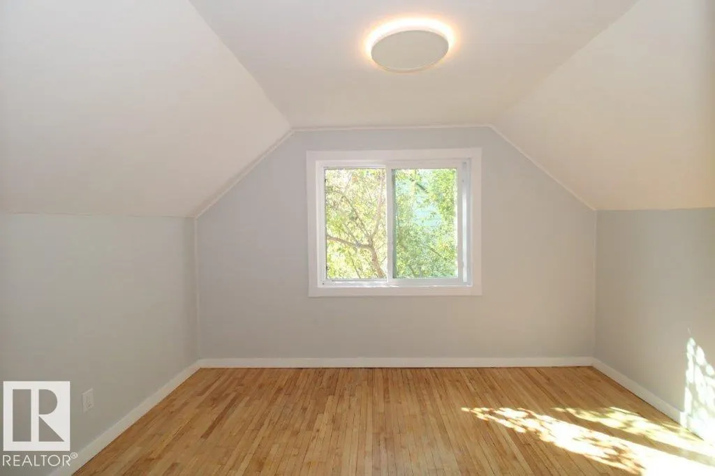 12143 59 ST NW