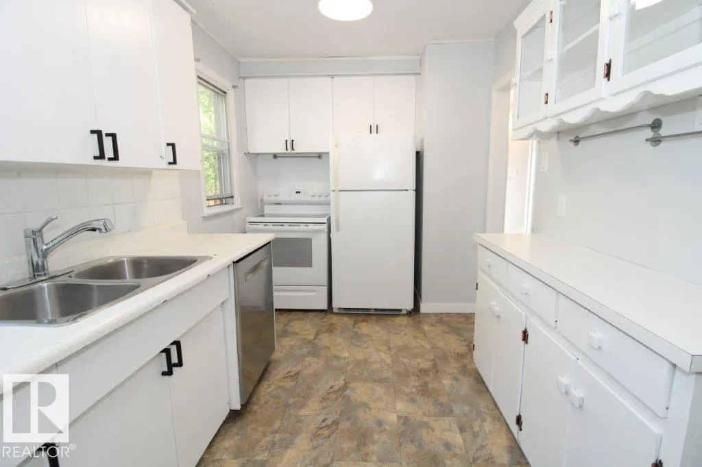 12143 59 ST NW
