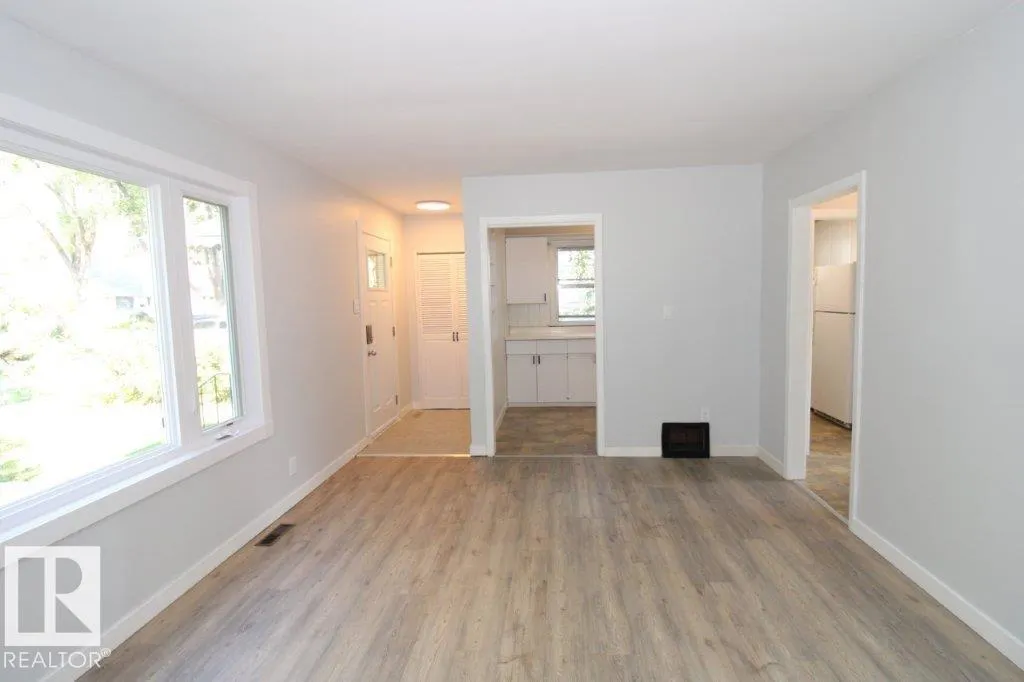 12143 59 ST NW