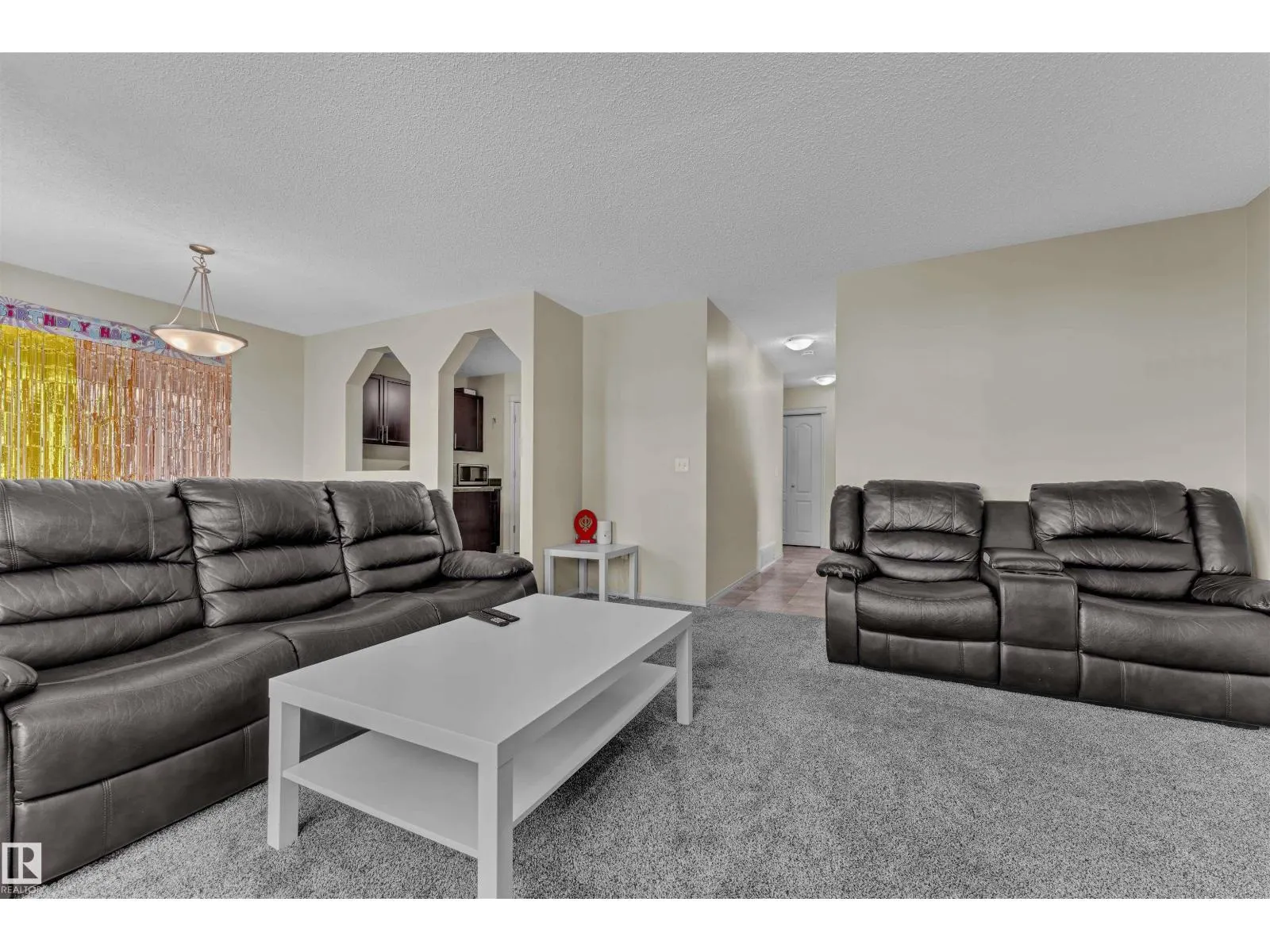 6152 13 AV SW