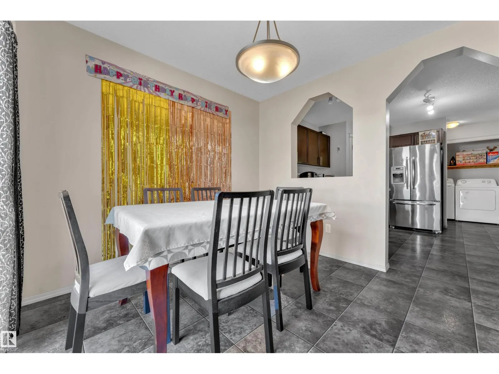6152 13 AV SW