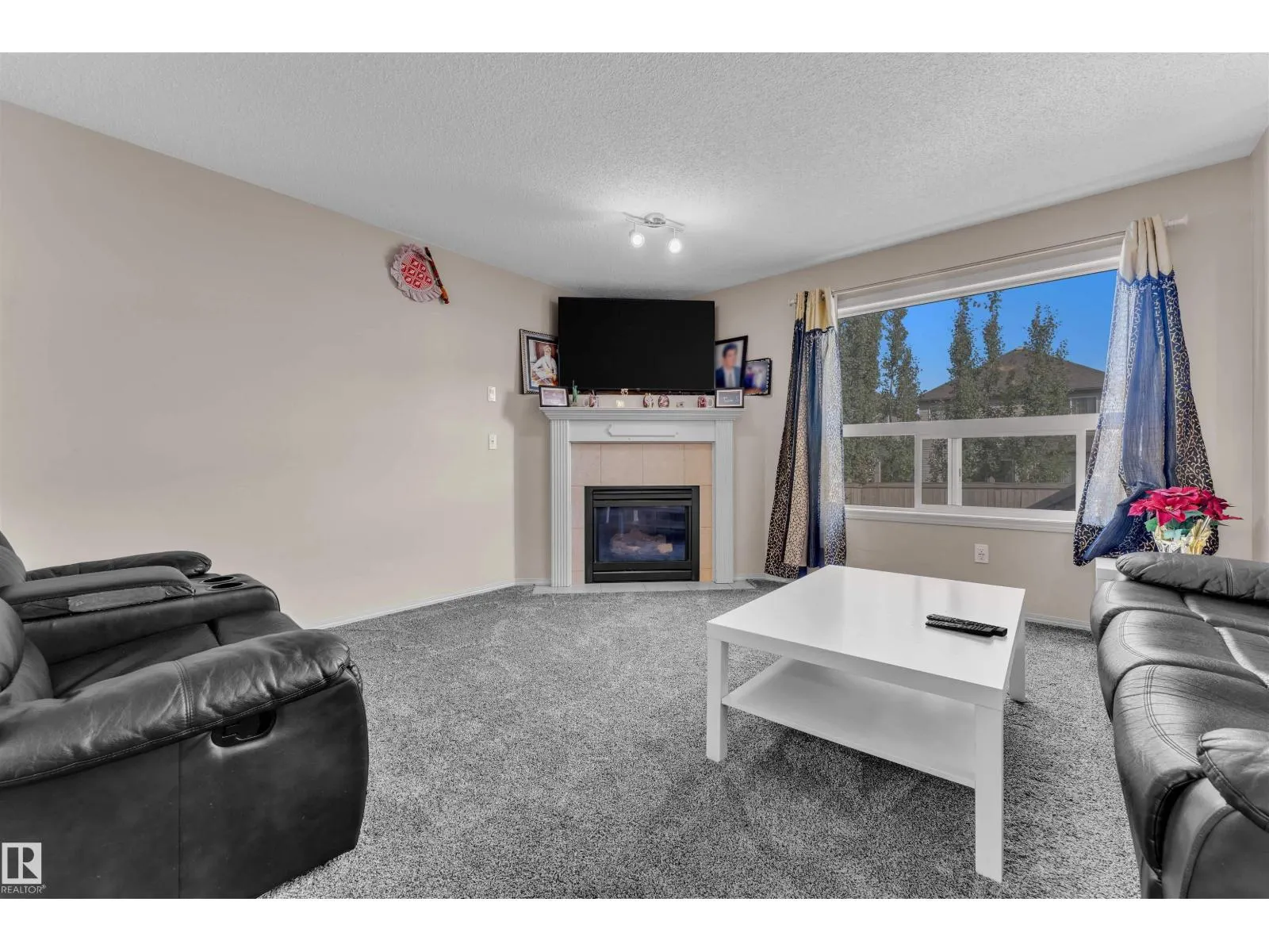 6152 13 AV SW
