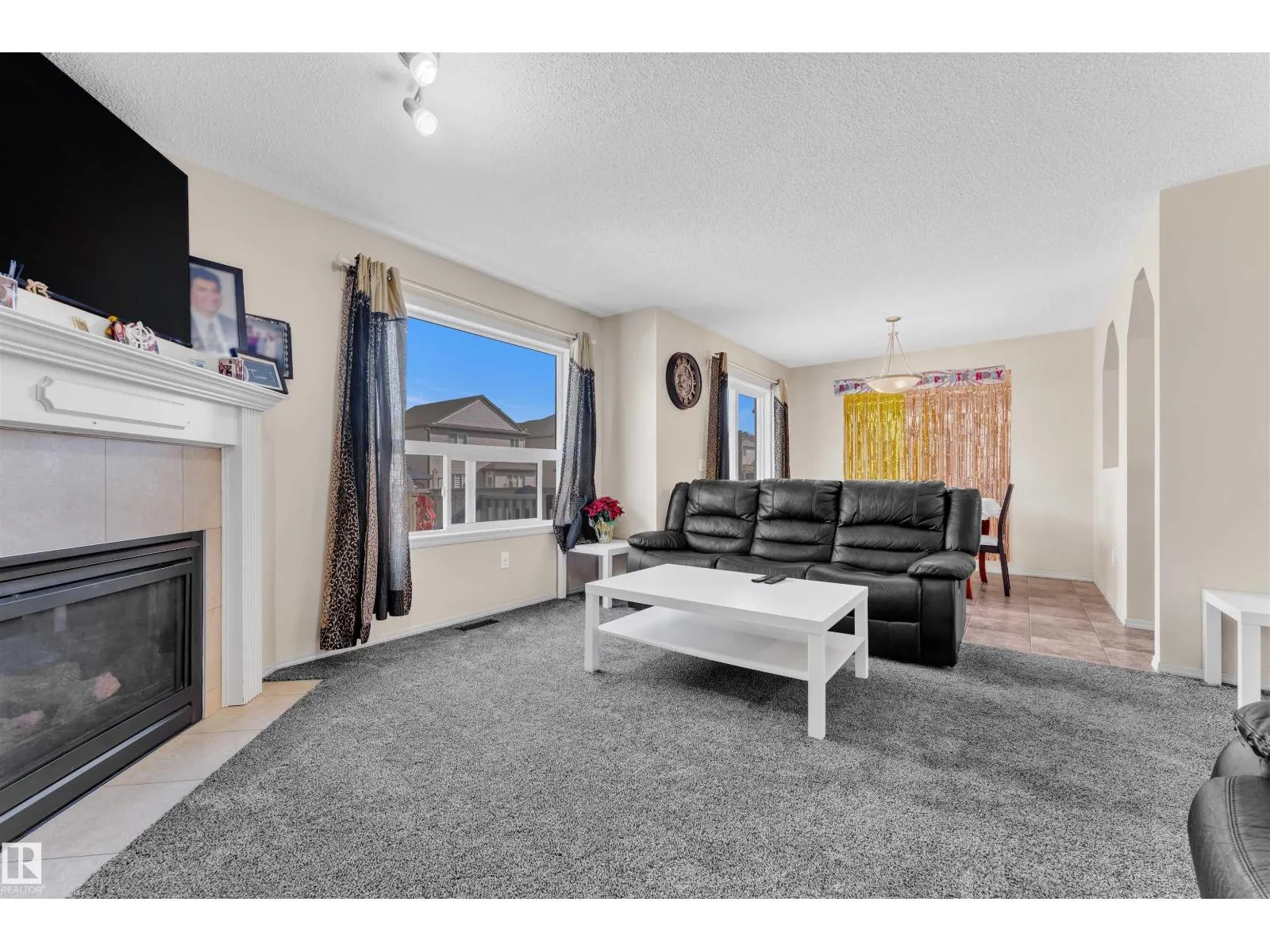 6152 13 AV SW